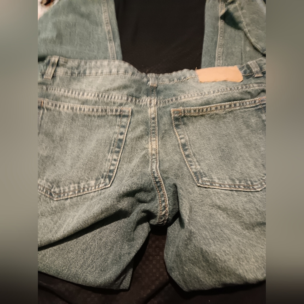 Jeans - Picture 2 of 3